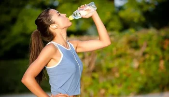Planificación de la Hidratación para Deportistas: Cómo y Cuándo Beber Agua